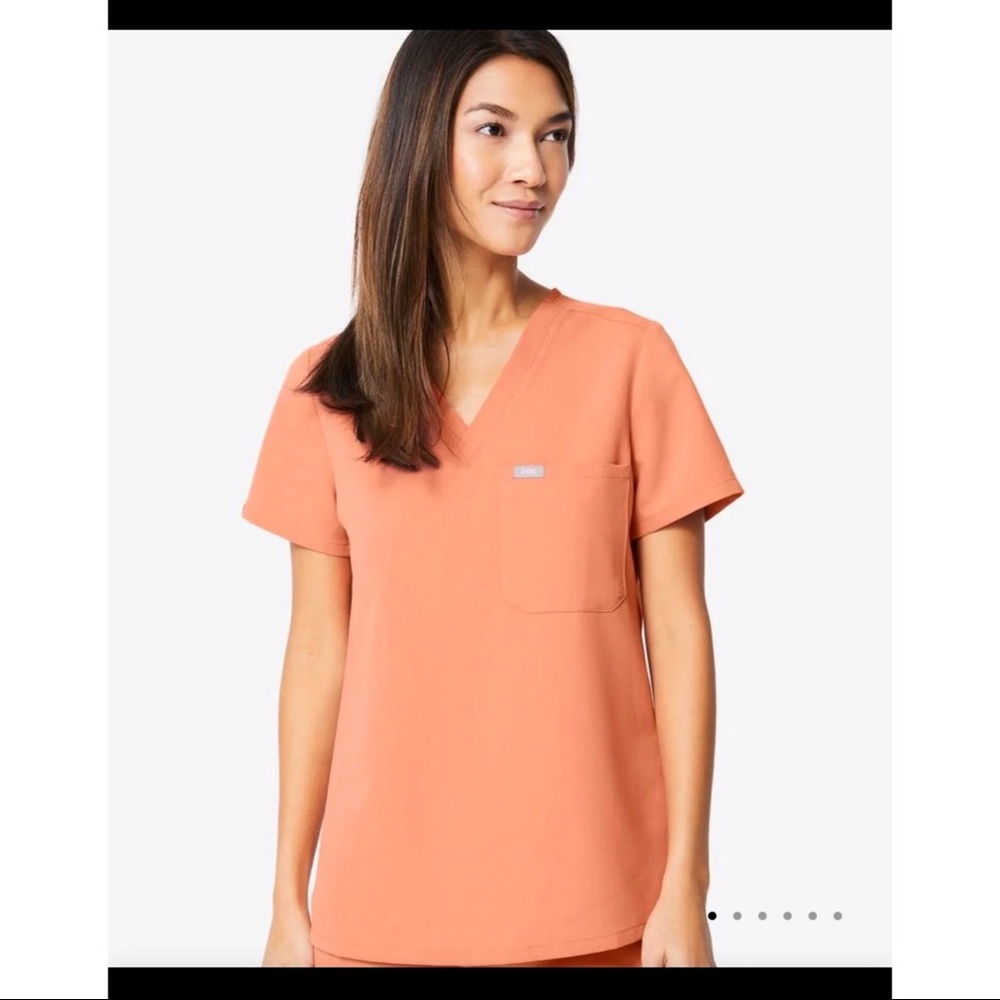figs coral scrub SET